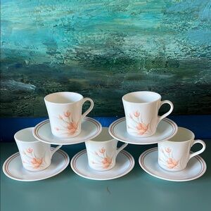 5 Corningware Peach Floral Pattern Coffee/Tea Mugs and Saucers